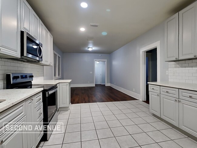 property at 3622 Silver St