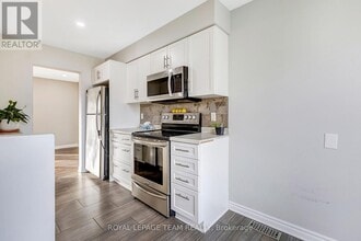 13 Morton Dr in Ottawa, ON - Building Photo - Building Photo