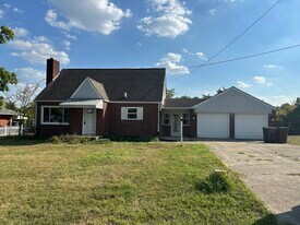 617 Westridge Dr in Hamilton, OH - Building Photo