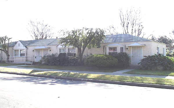 204 N Workman St in San Fernando, CA - Building Photo - Building Photo