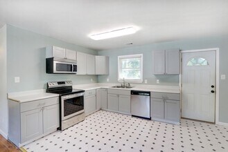 2435 E 39th St in Savannah, GA - Building Photo - Building Photo
