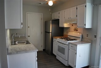 39 Candlestick Ct in Warwick, NY - Building Photo - Building Photo