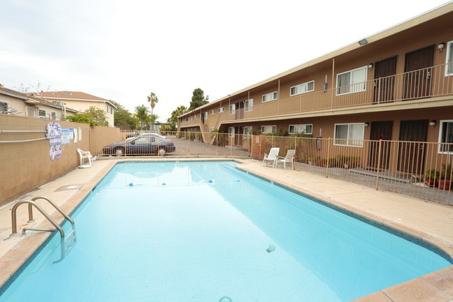 Cova Vista in Chula Vista, CA - Foto de edificio - Building Photo