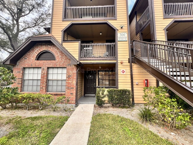 property at 300 Lakepointe Dr