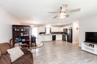 1314 W 9th St in Junction City, KS - Building Photo - Building Photo