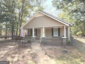 1006 W College St Ext in Griffin, GA - Building Photo