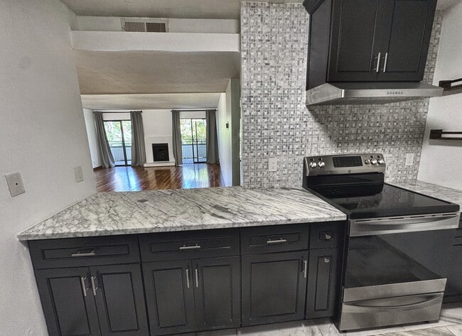 property at 10 Scenic Way