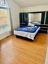 3404 FOUNTAIN PARK Ave in Mississauga, ON - Building Photo - Building Photo