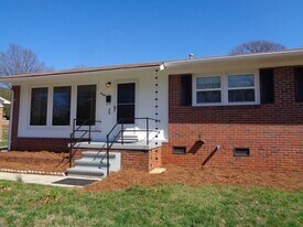 3009 Lomond St in Winston-Salem, NC - Building Photo