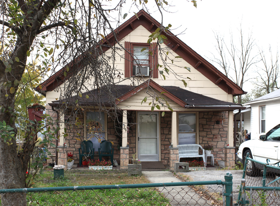 1639 1/2 Clay St in Charleston, WV - Foto de edificio