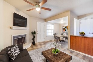 Forrest Brook Apartments in Fort Smith, AR - Building Photo