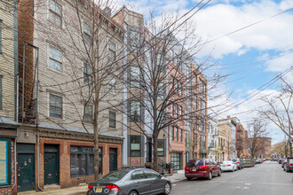 367 2nd St in Jersey City, NJ - Building Photo - Building Photo