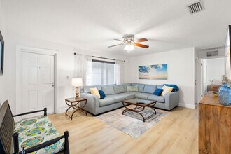 6398 Woodland Blvd in Pinellas Park, FL - Building Photo - Building Photo