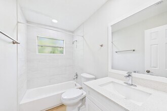 Iris Flats in Melbourne, FL - Building Photo - Building Photo