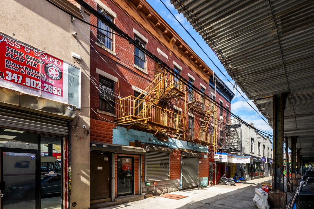 2026 McDonald Ave in Brooklyn, NY - Foto de edificio