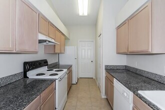 11852 Brenford Crest Dr in Riverview, FL - Building Photo - Building Photo