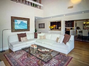 17555 Adena Ln in San Diego, CA - Foto de edificio - Building Photo