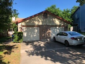 12206 Alderbrook Dr in Austin, TX - Building Photo