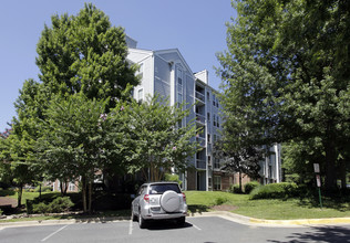 The Four Winds at Oakton in Oakton, VA - Building Photo - Building Photo