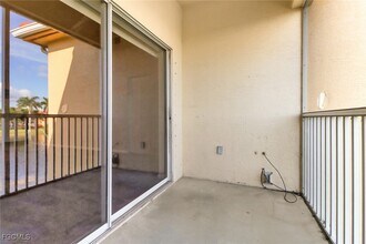 4214 Bellasol Cir in Ft. Myers, FL - Building Photo - Building Photo