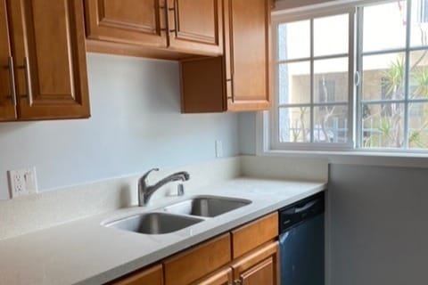 2233 Clyde Ave, Unit 4 in Los Angeles, CA - Building Photo - Building Photo