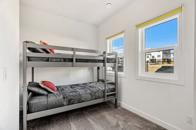 2231-2281 81 St S W in Calgary, AB - Building Photo - Building Photo