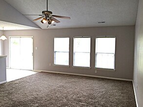 5060 Thornton Dr in Summerville, SC - Building Photo - Building Photo