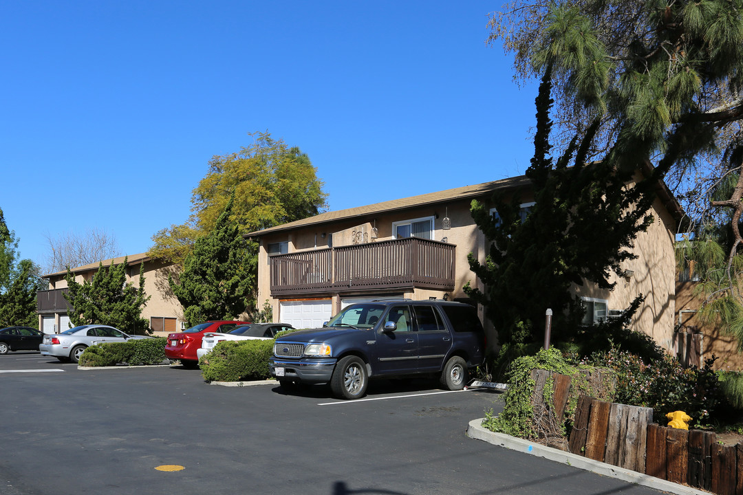 Parque Gillespie in Spring Valley, CA - Building Photo