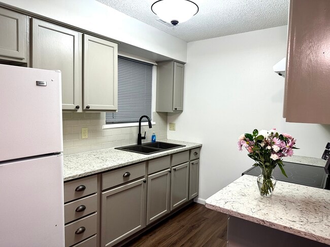 property at 1121 New Jersey St