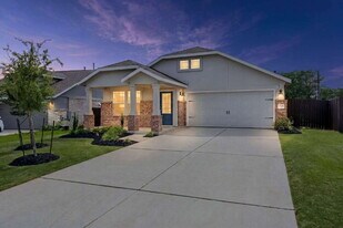 1725 Chapel Rnch Rd in Georgetown, TX - Building Photo