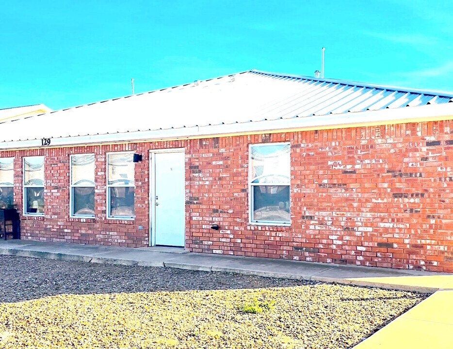 129 Townsgate Plaza in Clovis, NM - Building Photo