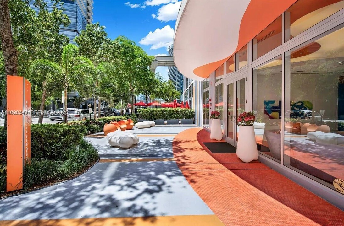 31 SE 6th St, Unit 1201 in Miami, FL - Foto de edificio