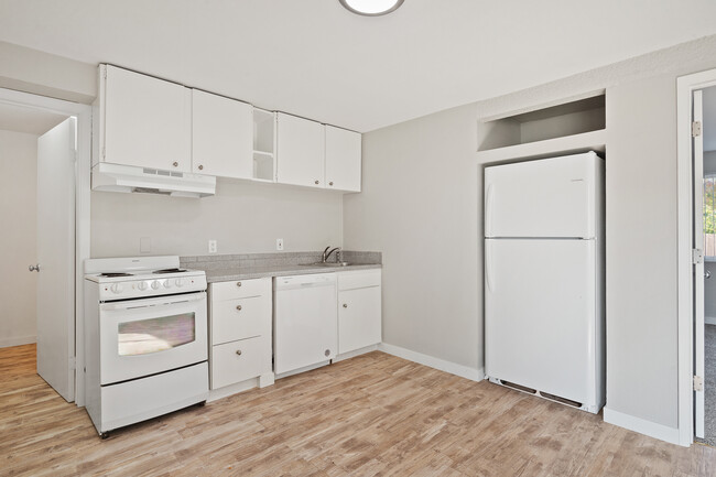 Cedar Mill Apartments in Portland, OR - Building Photo - Building Photo