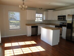 19037 Ladera Rd in Waynesville, MO - Building Photo - Building Photo