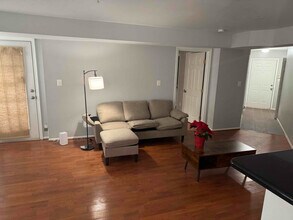 13900 Farnsworth Ln in Upper Marlboro, MD - Building Photo - Building Photo