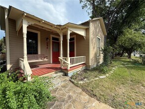 294 Tolle St in New Braunfels, TX - Building Photo - Building Photo