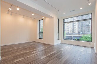2336 N Clark St, Unit 2 in Chicago, IL - Building Photo - Building Photo