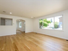 1311 Woodland Ave in San Carlos, CA - Building Photo - Building Photo