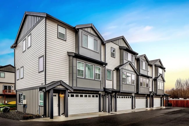 property at 1825 Eastgate Loop