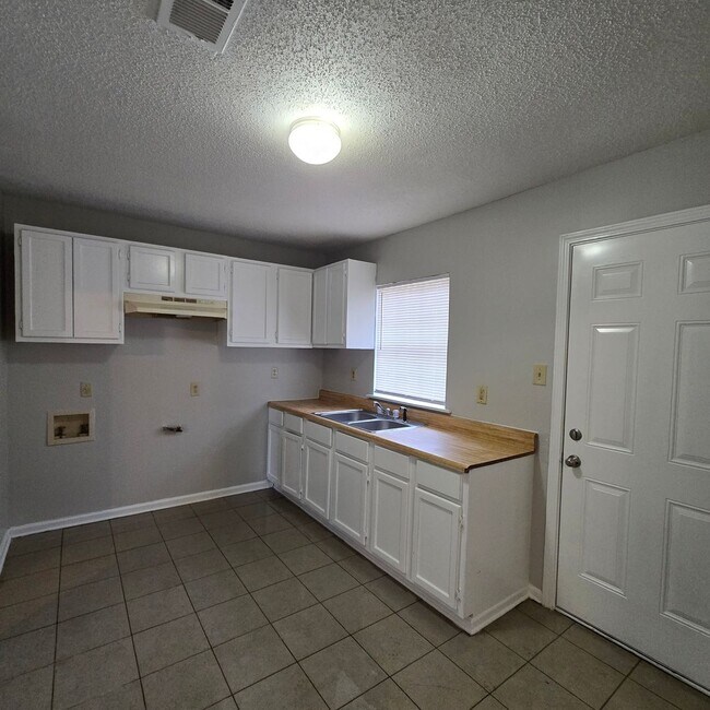 4816 Hodge Rd in Memphis, TN - Building Photo - Building Photo