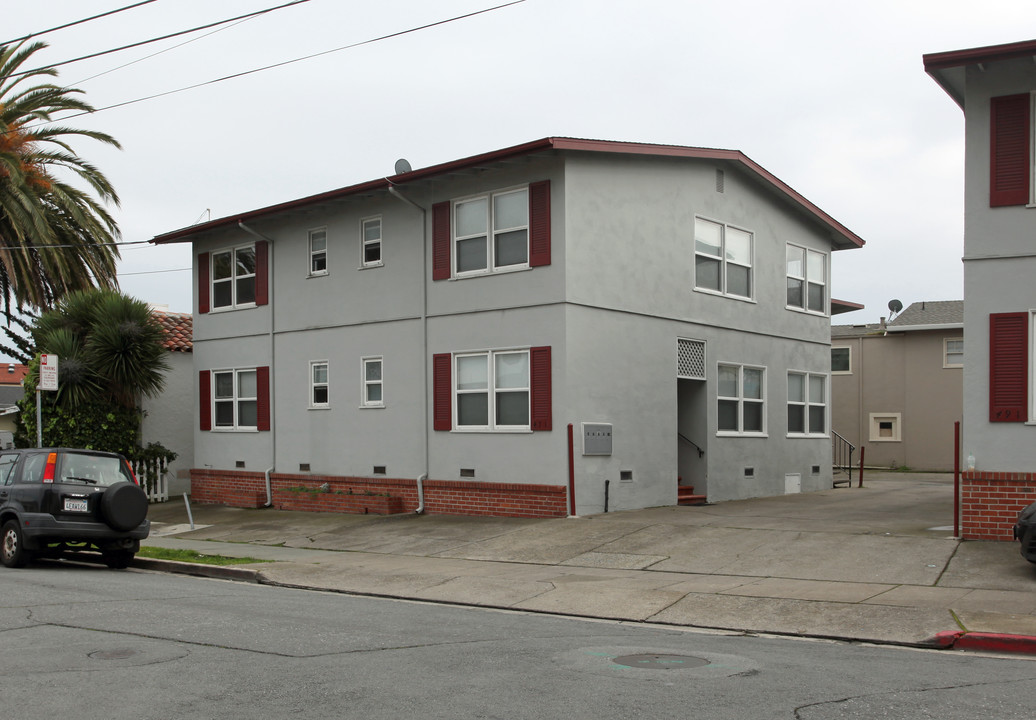 471 Taylor Ave in San Bruno, CA - Building Photo