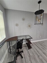 2138 Donald Lee Hollowell Pkwy NW in Atlanta, GA - Foto de edificio - Building Photo