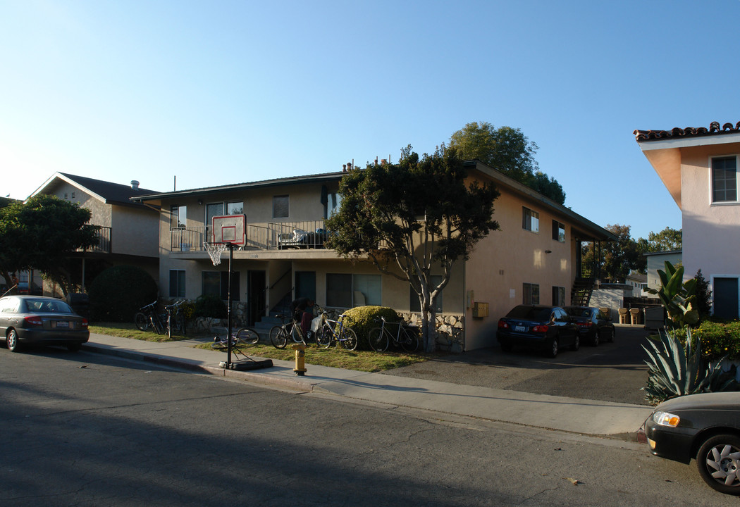 6512 Seville Rd in Goleta, CA - Foto de edificio