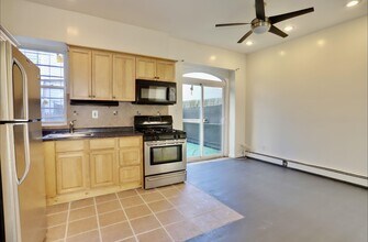 314 Paterson Plank Rd-Unit -1B in Union City, NJ - Building Photo - Building Photo