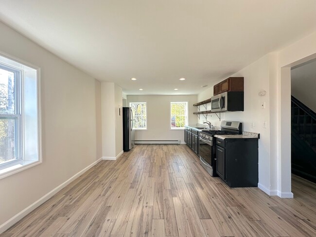 71 Liberty St, Unit 71 Liberty St in Newburgh, NY - Building Photo - Building Photo