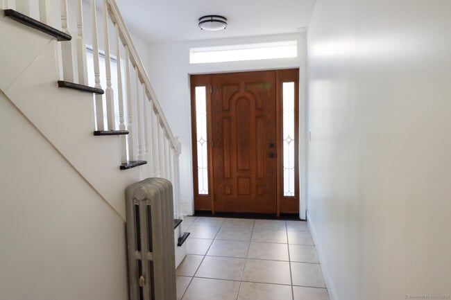 26 Brewer St in New London, CT - Building Photo - Building Photo