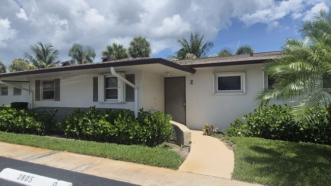 property at 2805 Crosley Dr E