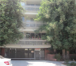 11666 Montana Ave in Los Angeles, CA - Building Photo - Building Photo
