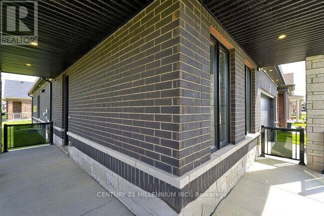 2 Seaton Cres in Tillsonburg, ON - Building Photo - Building Photo