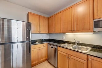 400 N La Salle Dr in Chicago, IL - Building Photo - Building Photo